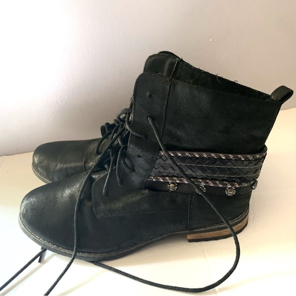 Torrid Size 9W Ladies Black Fall Ankle Booties - Picture 2 of 6